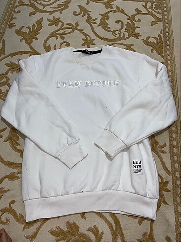 BEYAZ SWEATSHİRT