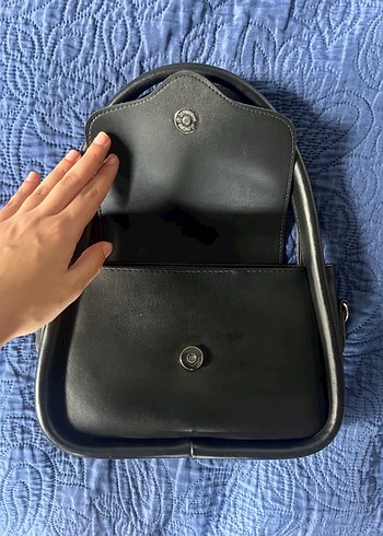 Siyah Deri Tokalı Kadın Çantası - Görsel 2