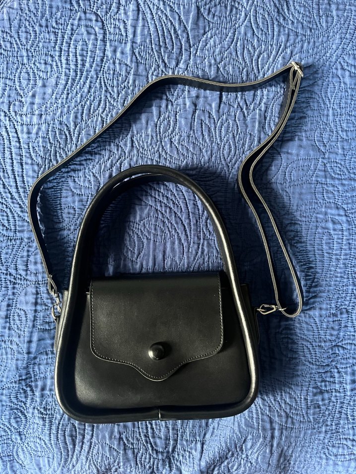 Siyah Deri Tokalı Kadın Çantası - Görsel 4