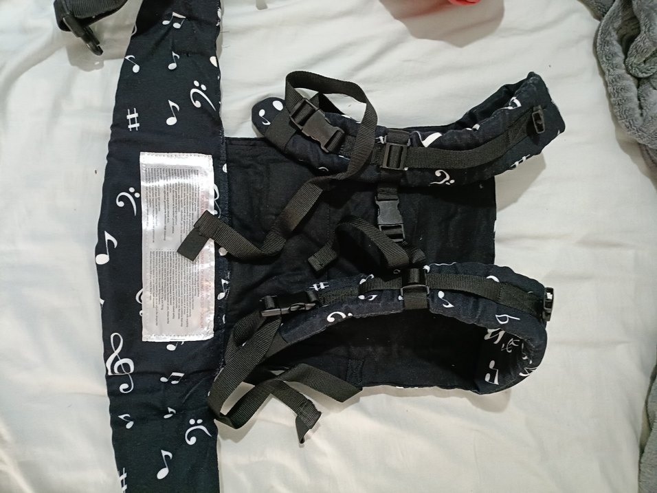 Siyah Müzik Notalı Bebek Taşıyıcı - Görsel 2