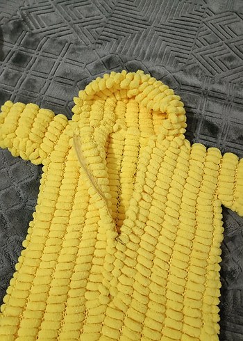 Sarı Kapüşonlu Örgü Bebek Battaniyesi - Görsel 2