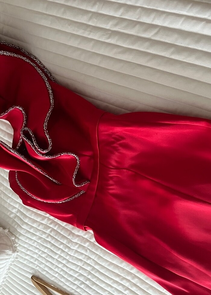 Kırmızı saten kına elbisesi - Görsel 3