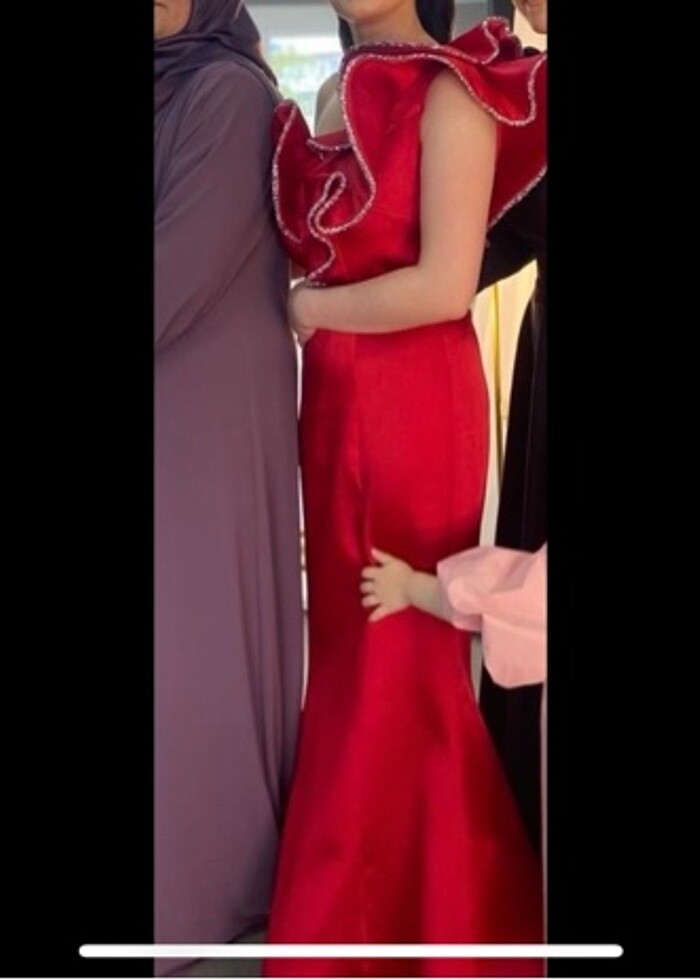 Kırmızı saten kına elbisesi - Görsel 2