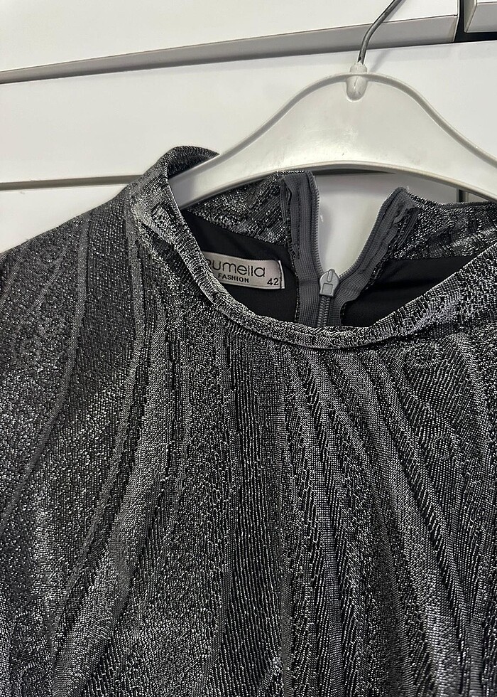 Gri simli belden drapeli abiye - Görsel 3