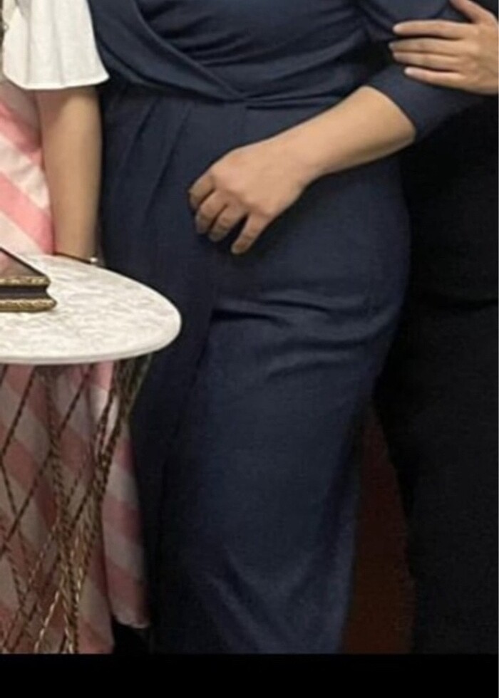 Şık abiye tarzında elbise - Görsel 4