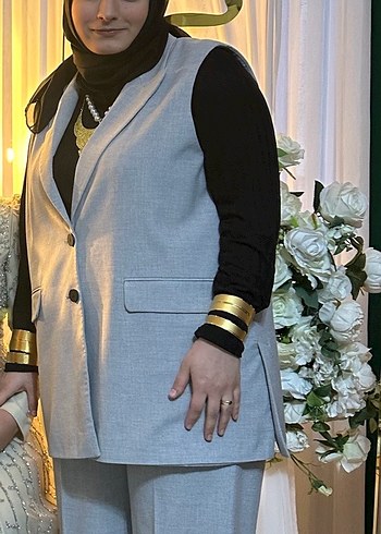 Gri Düğmeli Kolsuz Kadın Takım Elbise