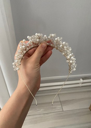 Beden İnci İşlemeli Beyaz Gelin Tacı