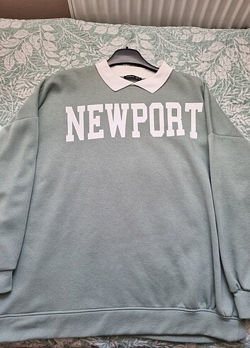 mint oversize sweatshirt 