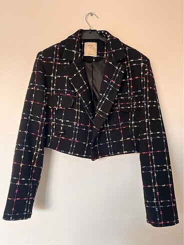 Tüvit crop blazer ceket