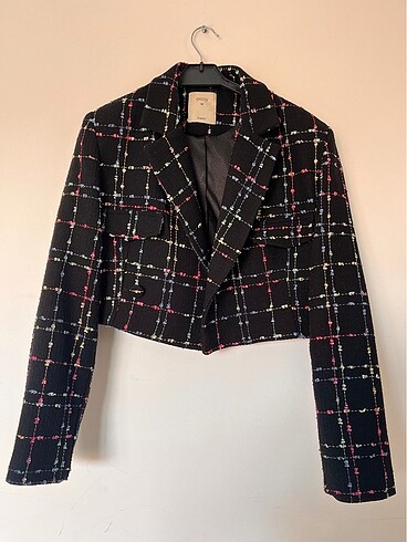Quzu Tüvit crop blazer ceket