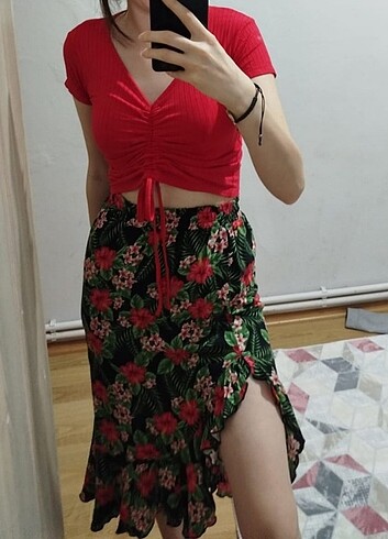 Diğer Midi Etek yırtmaçlı