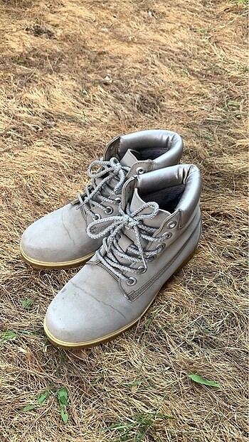 Lc Waikiki Bot - Görsel 3