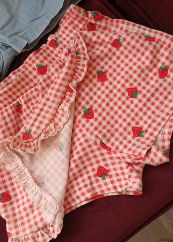 Nakışlı ve Fırfırlı Kız Şortları 150 tl - Görsel 3