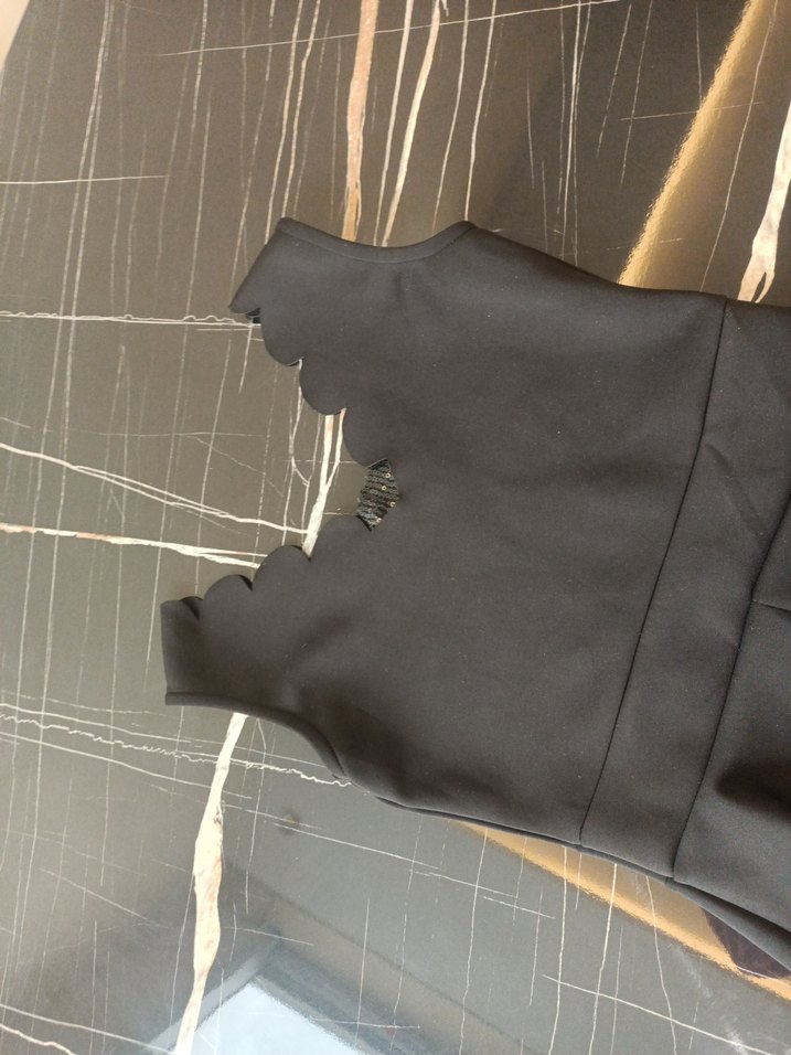 Siyah V Yakalı kısa Elbise - Görsel 3