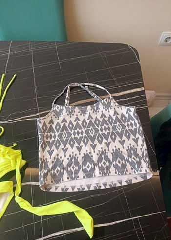 Urban Queen bikini takım ve giyince güzel olan bi mini üst