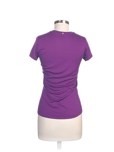 s Beden Nike T-shirt %70 İndirimli.