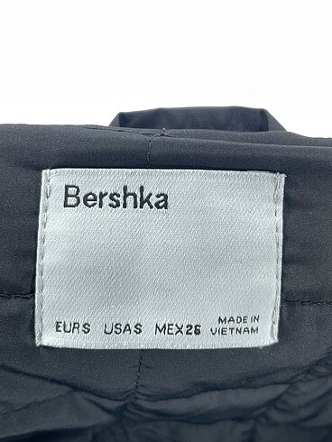 s Beden siyah Renk Bershka Deri Ceket %70 İndirimli.
