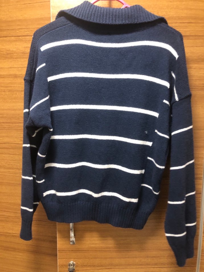 V Yaka Çizgili Kadın Kazak - Görsel 2