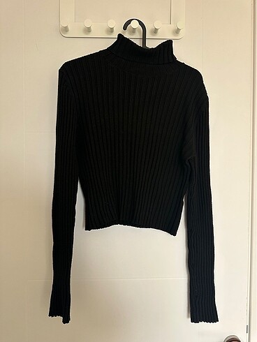 Bershka boğazlı crop kazak