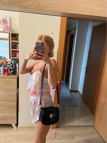 Zara Omuz Çantası