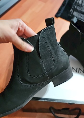 Siyah nubuk  Kadın Bot - Görsel 3