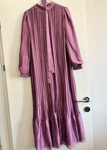 Kadın Pembe Pilili Uzun Tesettür Elbise
