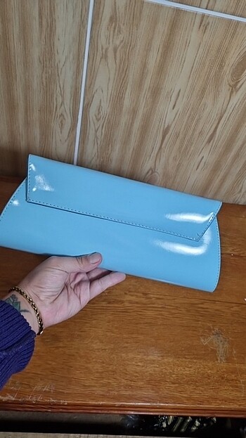  Beden Bebe mavisi rugan clutch