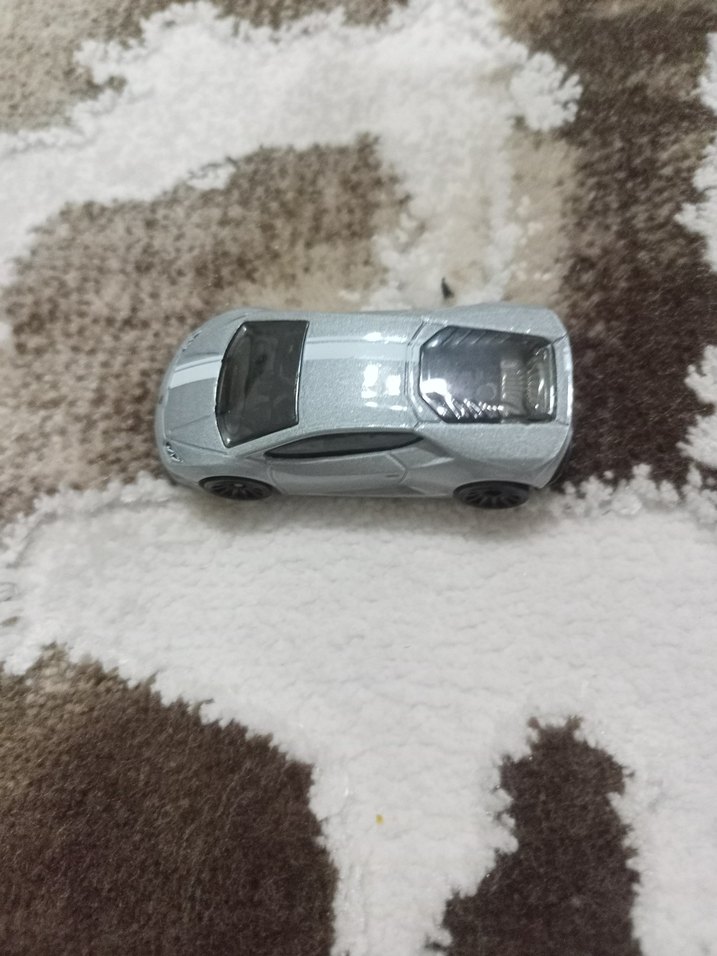 hot wheels Lamborghini huracan LP 610-4 - Görsel 2