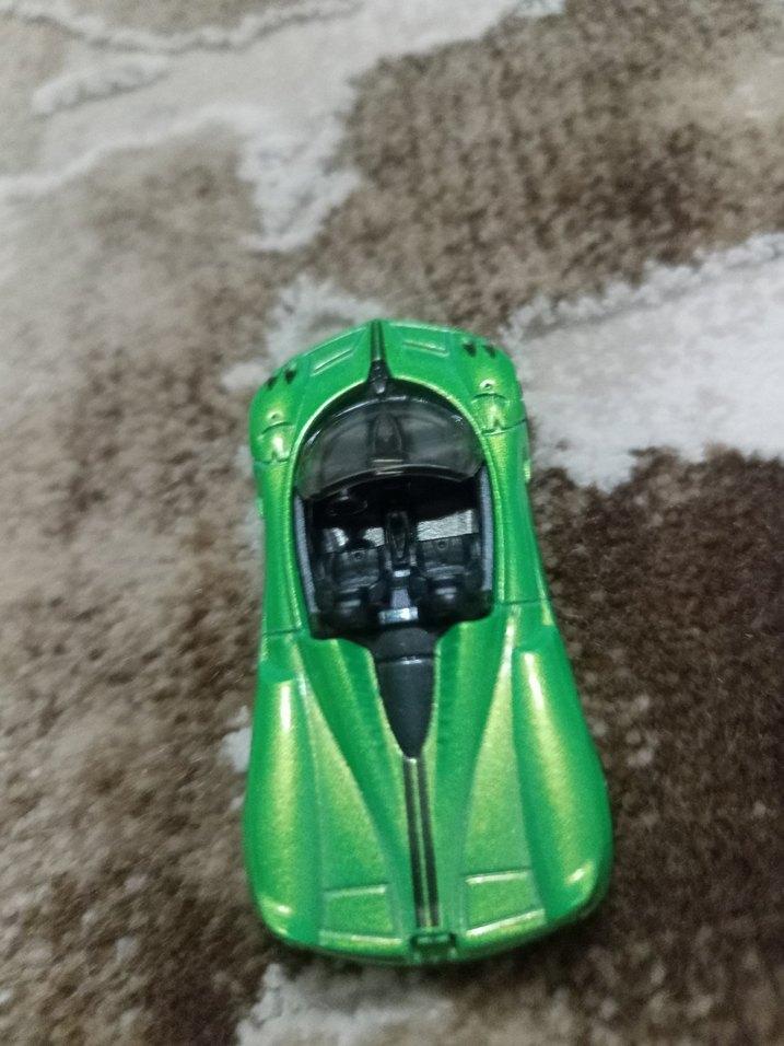 hot wheels pagani huayra roadster dtw86 - Görsel 3