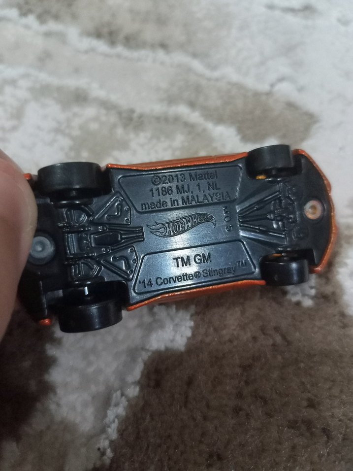 hot wheels corvette stingray 2013 - Görsel 4