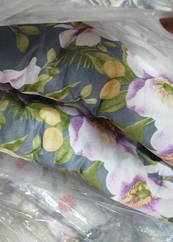 Çiçek Desenli Çok Renkli yorgan - Görsel 2