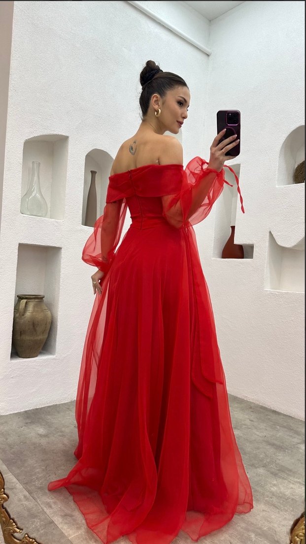 Uzun Kırmızı Drapeli Kadın Abiye Elbise - Görsel 2