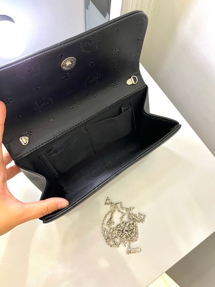 Siyah İşlemeli Deri Zincir Detaylı Kadın Portföy Çanta - Görsel 4