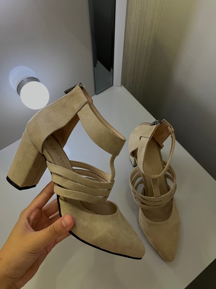 Bej Süet Tokalı Kadın Topuklu Ayakkabı - Görsel 3