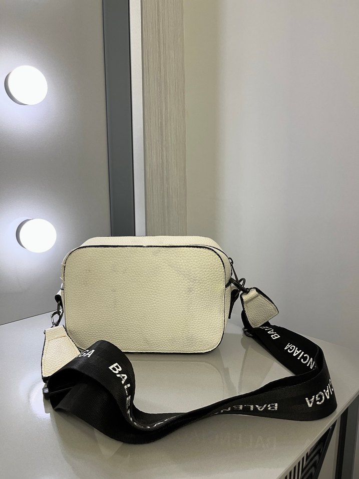 Beyaz Deri Bel Detaylı Kadın Çapraz Çanta - Görsel 2