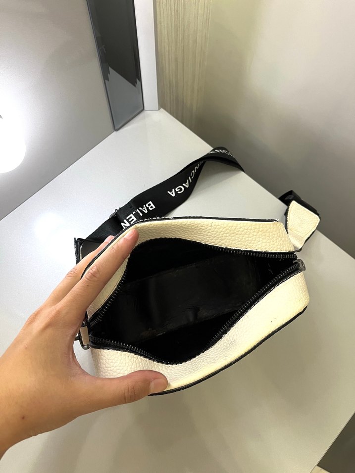 Beyaz Deri Bel Detaylı Kadın Çapraz Çanta - Görsel 4