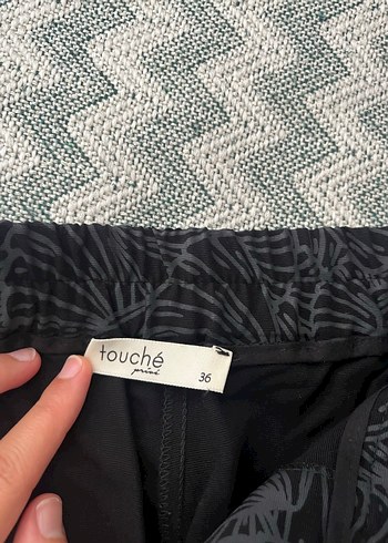 Kadın Siyah Pilili Desenli Kumaş Pantolon - Görsel 3