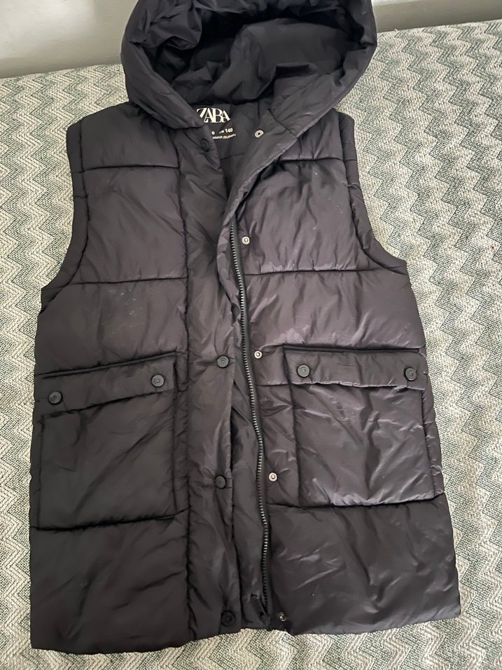 Siyah Kapüşonlu Fermuarlı çocuk yelek - Görsel 2