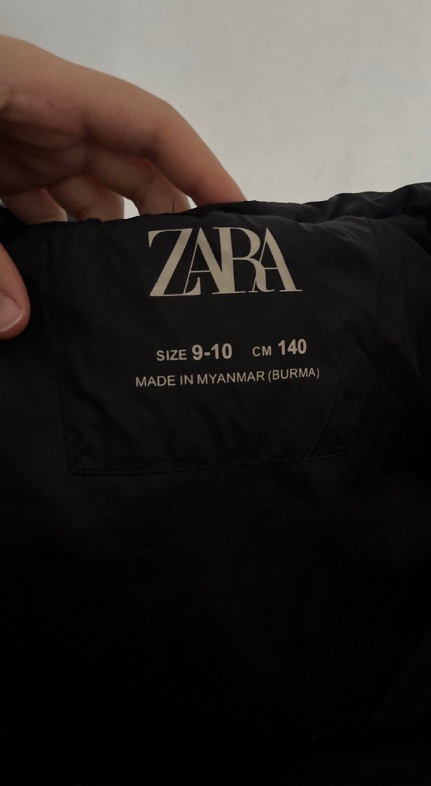 Siyah Kapüşonlu Fermuarlı çocuk yelek - Görsel 4