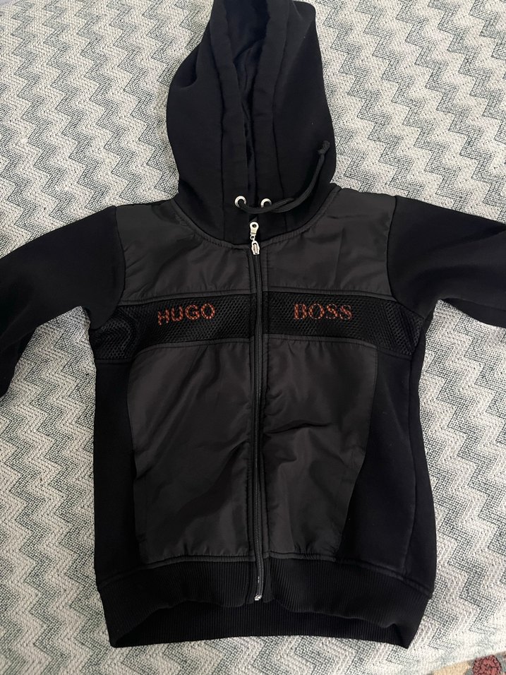 Erkek Çocuk Siyah Kapüşonlu Fermuarlı Ceket - Görsel 3