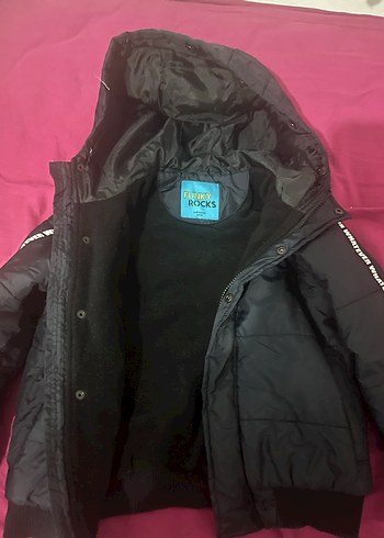 Siyah Kapüşonlu çocuk Kışlık Mont - Görsel 2