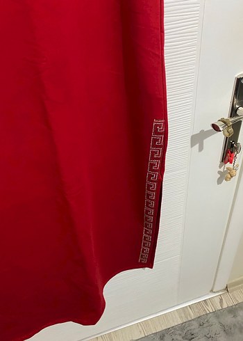 Kırmızı pullu elbise - Görsel 4