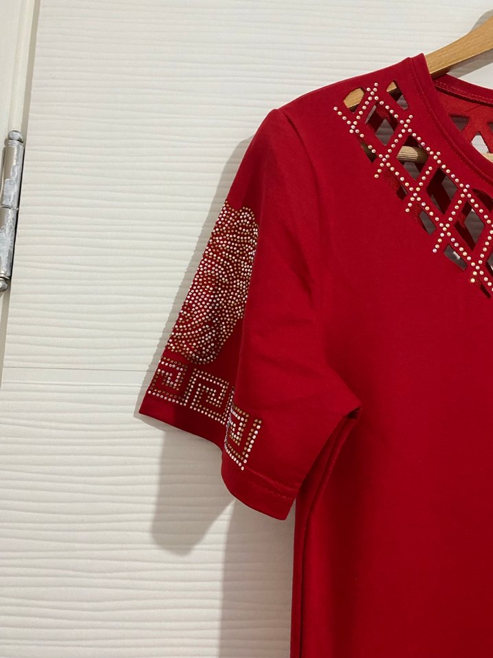 Kırmızı pullu elbise - Görsel 3