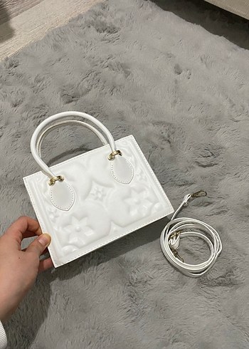 Beyaz Deri İşlemeli Modern Klasik Kadın Çanta - Görsel 2