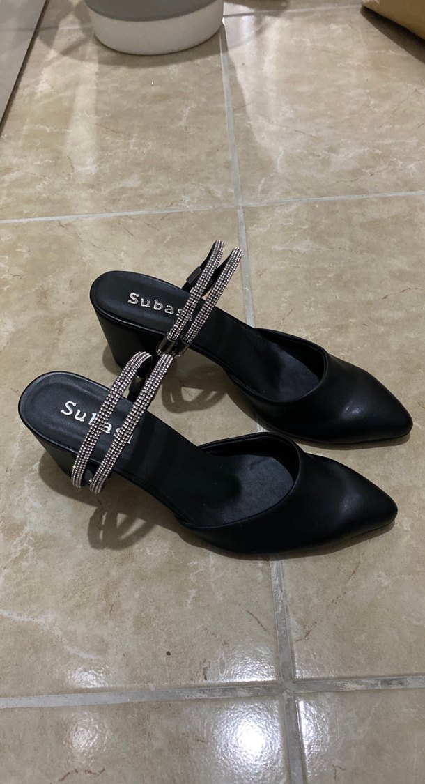 Siyah Parlak  Tokalı Topuklu Kadın Ayakkabı - Görsel 2