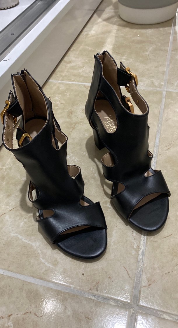 Klasik Siyah Yılan Desenli Topuklu Sandalet - Görsel 3