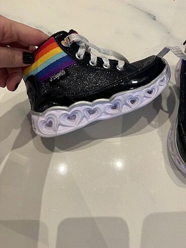27 Beden Skechers bot