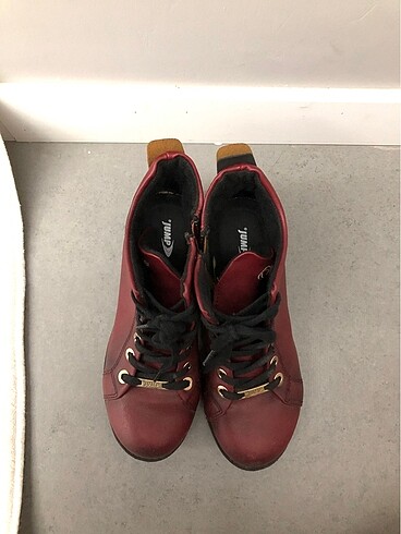 38 Beden Bordo bot