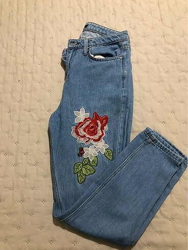 36 Beden Çiçek detaylı jean