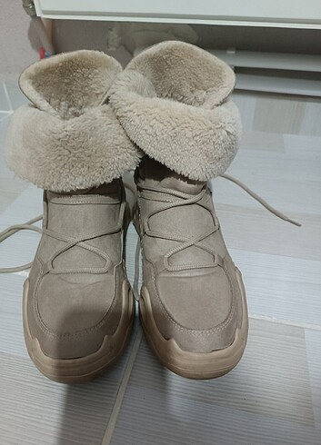 Off-White Off White markalı kışlık altı çivili içi peluşlu bot 